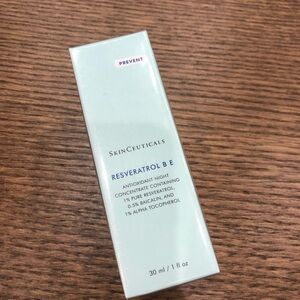 SkinCeuticals Resveratrol B E Antioxidant Night Concentrate - Light Green